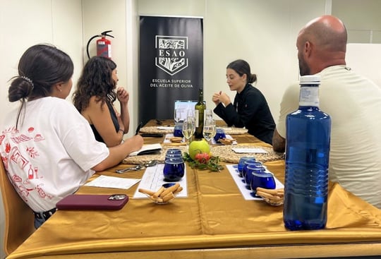 imagen de taller de maridajes con aove